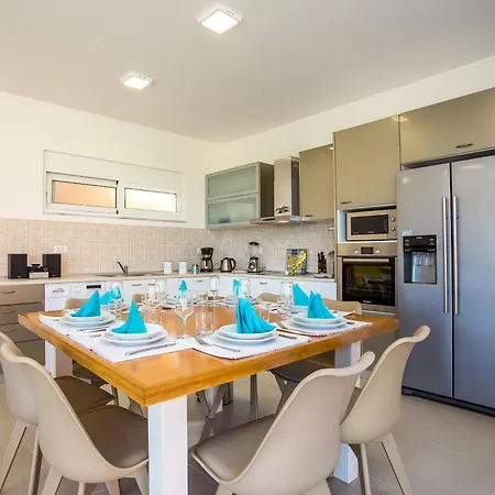 Villa Louloudi Hills 2 *