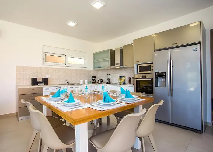 Villa Louloudi Hills 2 *