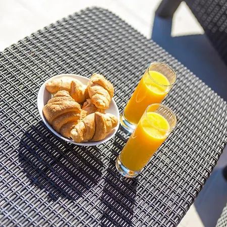 فيلة Louloudi Hills 2